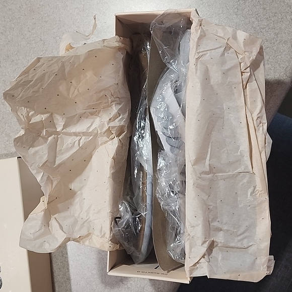 BCBGeneration - Picture 4 of 6